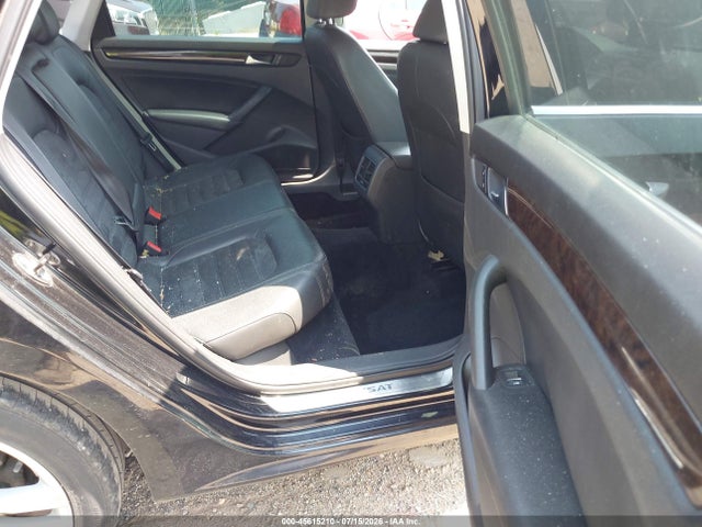 صورة 8 لـ 2014 Volkswagen PASSAT 1.8T SEL PREMIUM