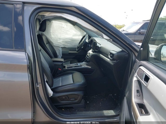 2022 FORD EXPLORER XLT 5