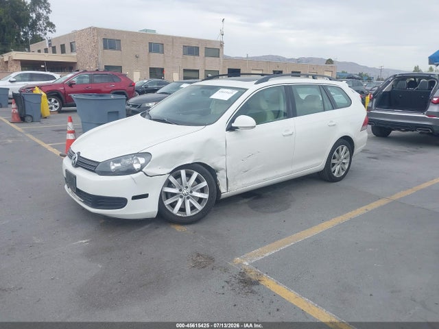 2013 Volkswagen JETTA SPORTWAGEN 2.0L TDI 照片 2