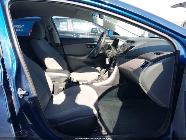 2016 Hyundai ELANTRA SE — фото 5