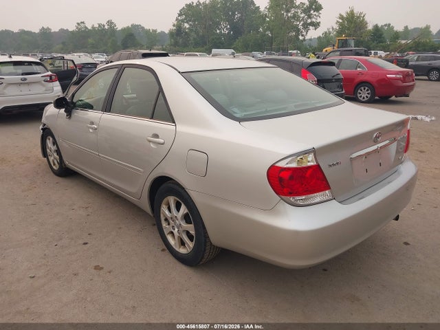 2005 Toyota CAMRY XLE V6 照片 3