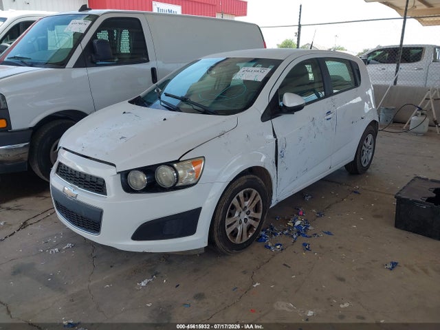 2014 Chevrolet SONIC LS AUTO — фото 2