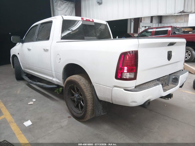 2014 RAM 1500 SPORT photo 3