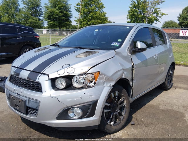 2013 Chevrolet SONIC LT AUTO 照片 2