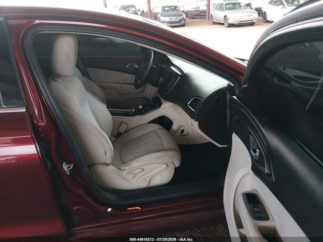 صورة 5 لـ 2016 Chrysler 200 LIMITED