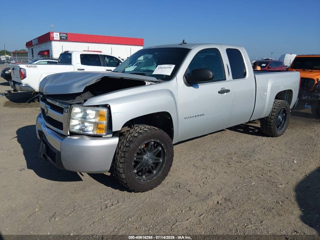 2011 Chevrolet SILVERADO 1500 LS photo 2