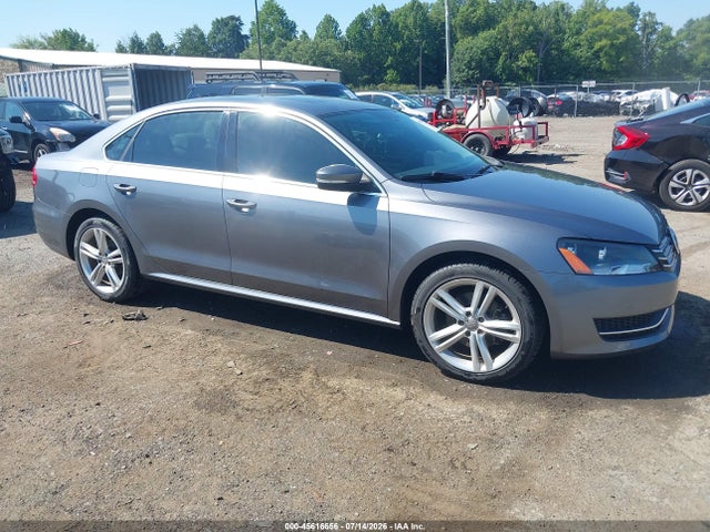 2015 VOLKSWAGEN PASSAT 2.0L TDI SE