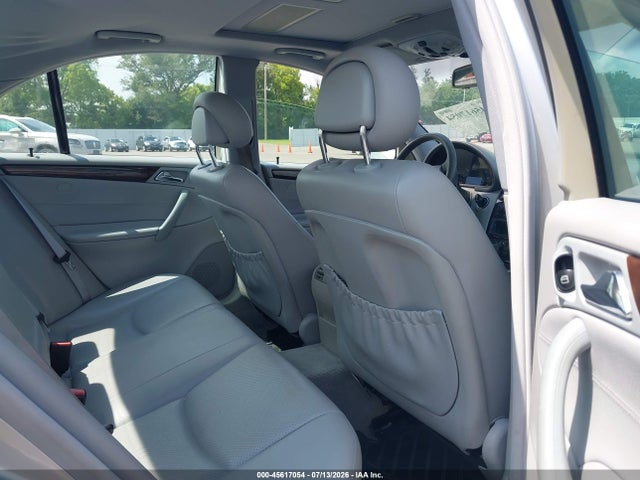 صورة 8 لـ 2004 Mercedes-BENZ C 240