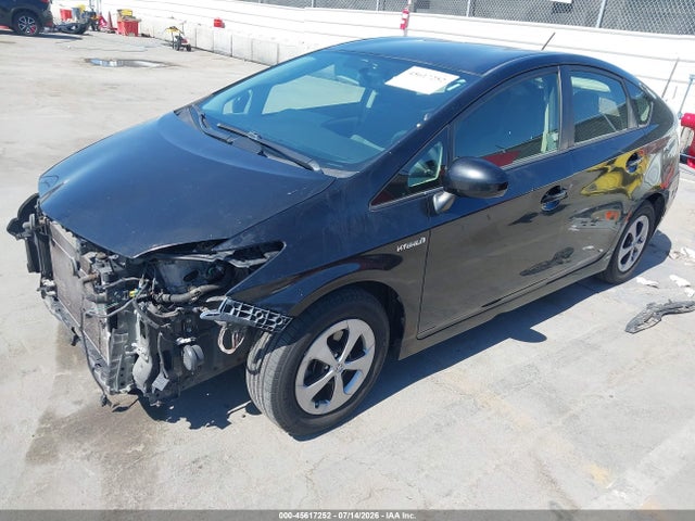 صورة 2 لـ 2013 Toyota PRIUS TWO