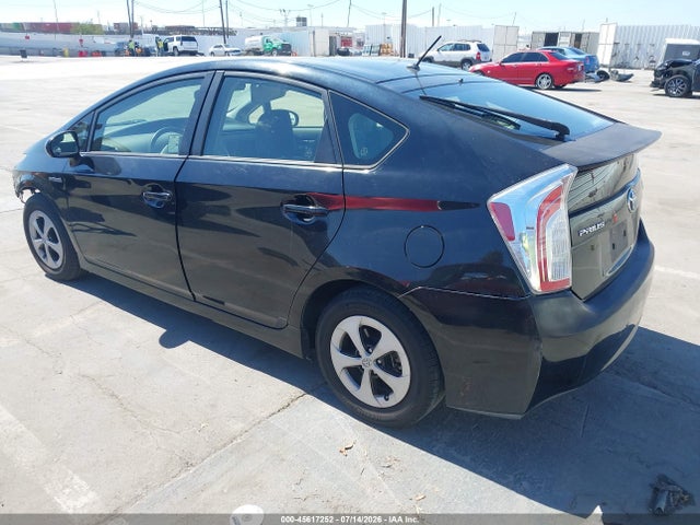 صورة 3 لـ 2013 Toyota PRIUS TWO