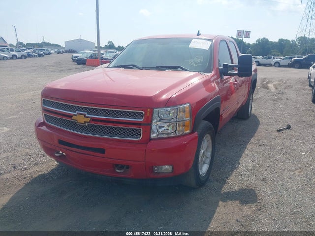 2013 Chevrolet SILVERADO 1500 LT 照片 2