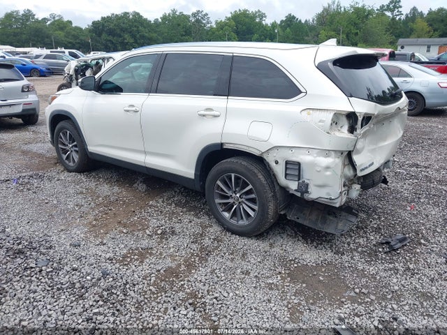 2019 TOYOTA HIGHLANDER XLE 3
