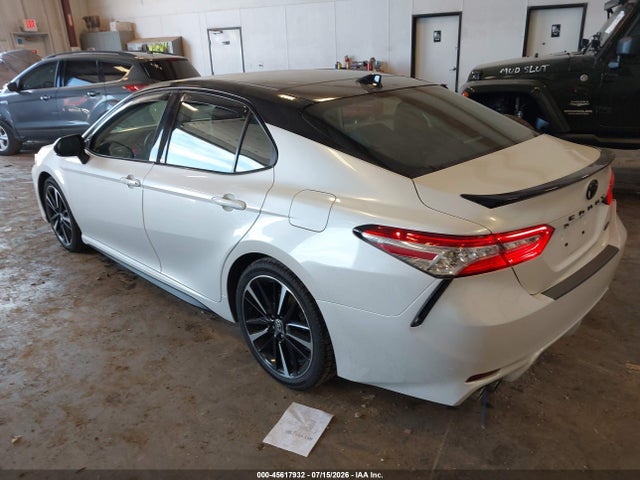 2020 Toyota CAMRY XSE — фото 3