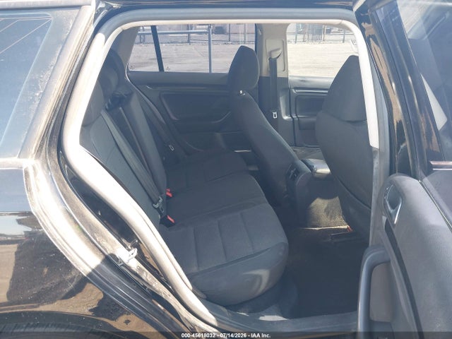 صورة 8 لـ 2011 Volkswagen JETTA SPORTWAGEN 2.5L S
