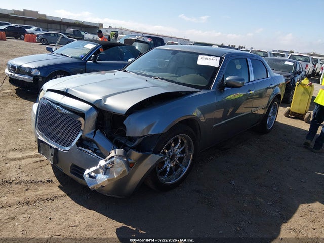 صورة 2 لـ 2006 Chrysler 300 TOURING