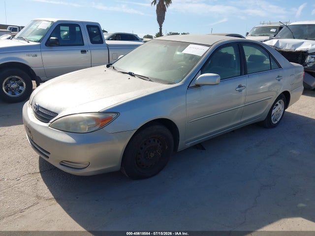 2002 Toyota CAMRY LE photo 2