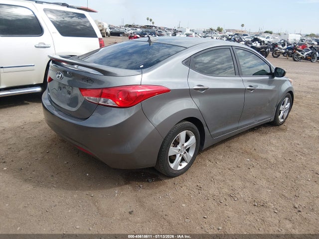 2013 Hyundai ELANTRA GLS 照片 4