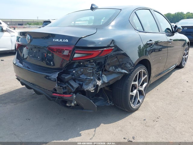 2019 ALFA Romeo GIULIA SPORT AWD — фото 6