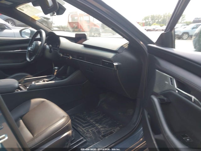 صورة 5 لـ 2021 Mazda MAZDA3 PREMIUM