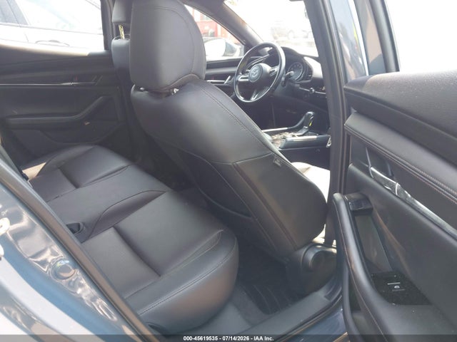 صورة 8 لـ 2021 Mazda MAZDA3 PREMIUM