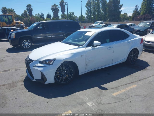 2018 Lexus IS 300 — фото 2