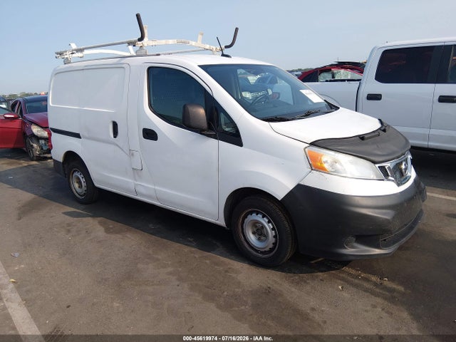 2014 NISSAN NV SV