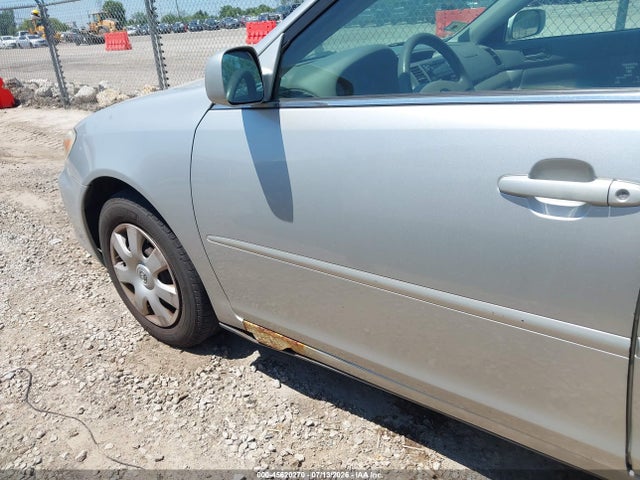 صورة مصغرة 15 لـ 2002 Toyota CAMRY LE
