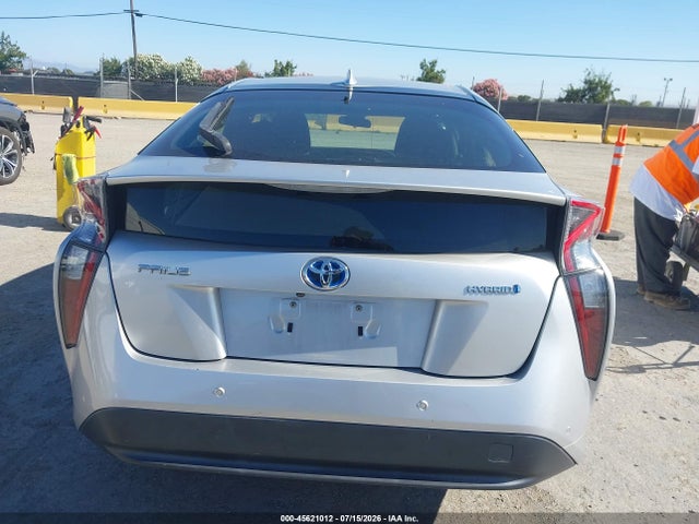 2018 TOYOTA PRIUS THREE 17