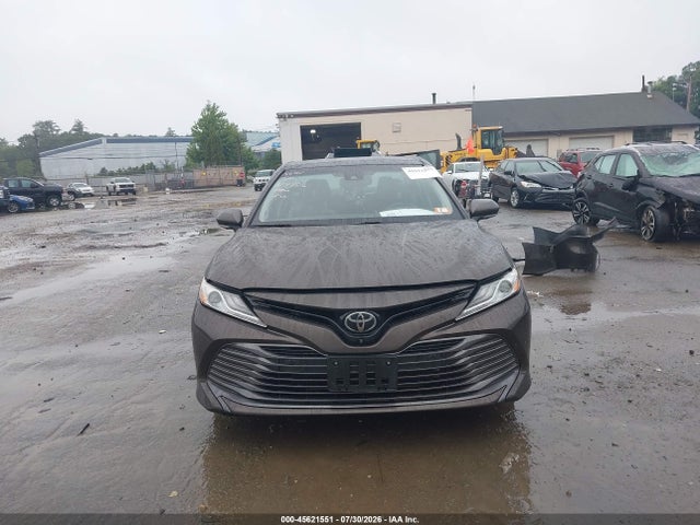 2018 TOYOTA CAMRY XLE 13