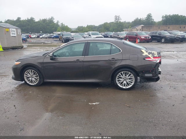 2018 TOYOTA CAMRY XLE 15
