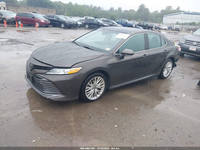 2018 TOYOTA CAMRY XLE 2
