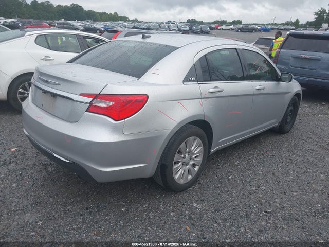 2012 Chrysler 200 LX 照片 4