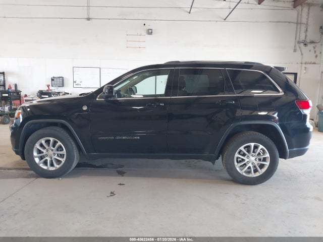 2021 JEEP GRAND CHEROKEE LAREDO E 4X4 17
