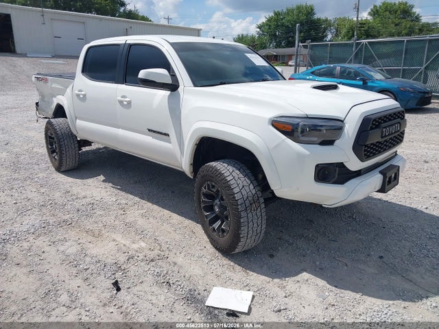 2016 TOYOTA TACOMA TRD SPORT