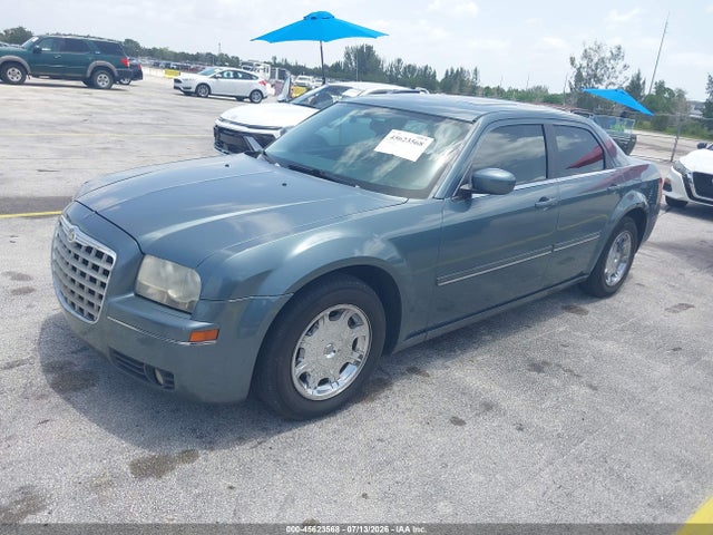 صورة 2 لـ 2005 Chrysler 300 TOURING