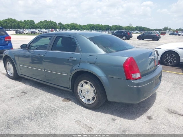 صورة 3 لـ 2005 Chrysler 300 TOURING