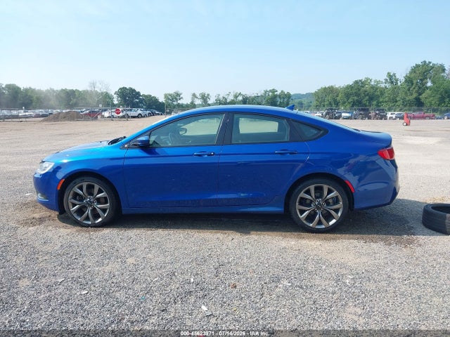 2016 Chrysler 200 S — миниатюра 15