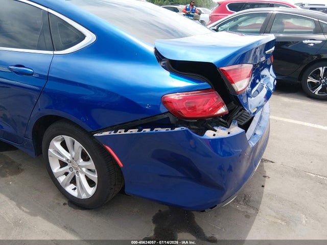 2015 Chrysler 200 LIMITED thumbnail 17