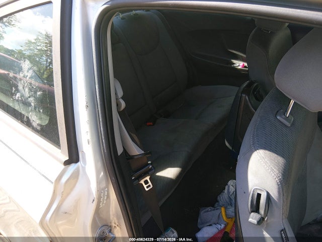 صورة 8 لـ 2013 Hyundai ELANTRA GS