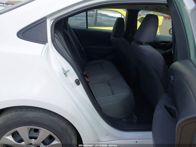 2025 Toyota COROLLA LE photo 8