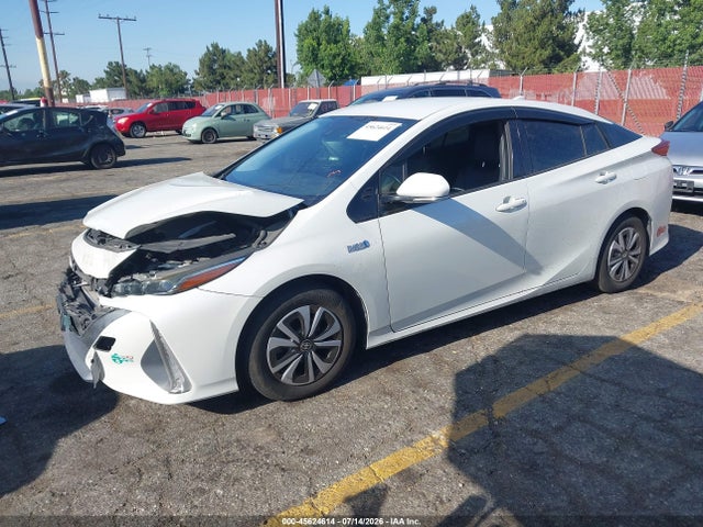 2017 Toyota PRIUS PRIME PREMIUM — фото 2