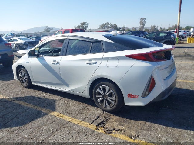 2017 Toyota PRIUS PRIME PREMIUM — фото 3