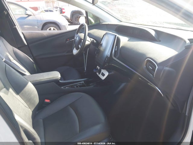 2017 Toyota PRIUS PRIME PREMIUM — фото 5