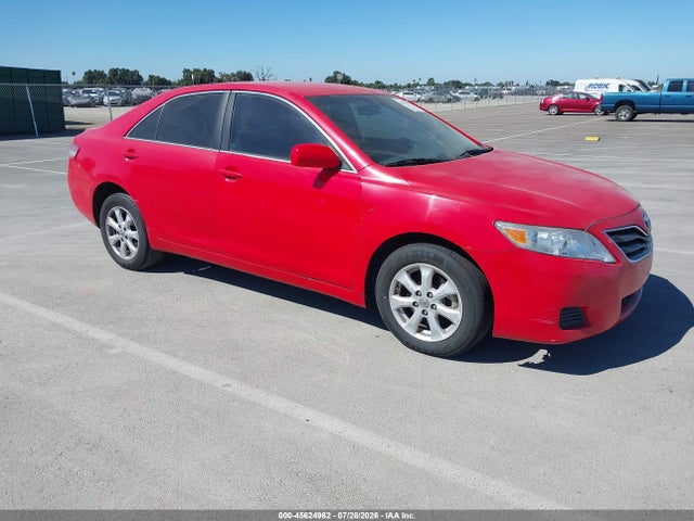 2011 TOYOTA CAMRY LE