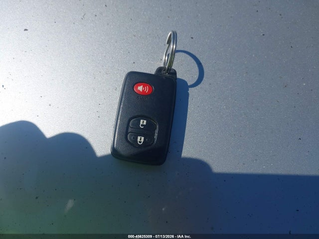 2012 Toyota PRIUS FOUR — миниатюра 11