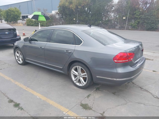 2014 Volkswagen PASSAT 2.0L TDI SE — фото 3