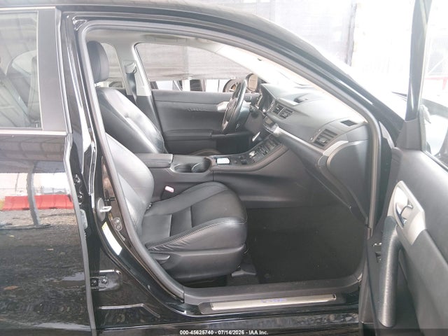صورة 5 لـ 2012 Lexus CT 200H PREMIUM