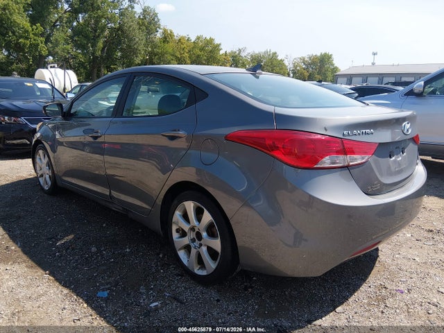 صورة 3 لـ 2013 Hyundai ELANTRA LIMITED