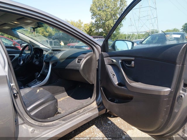 صورة 5 لـ 2013 Hyundai ELANTRA LIMITED