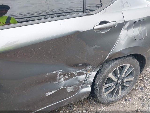 2021 NISSAN VERSA SV XTRONIC CVT 6